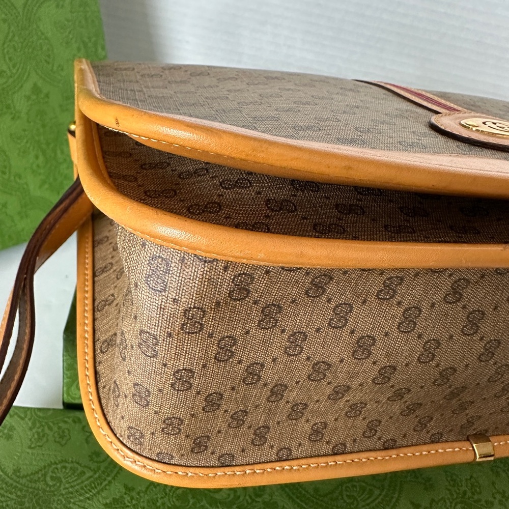 Authentic Gucci Sherry Line Leather Crossbody/Shoulder Bag. - Picture 10 of 17